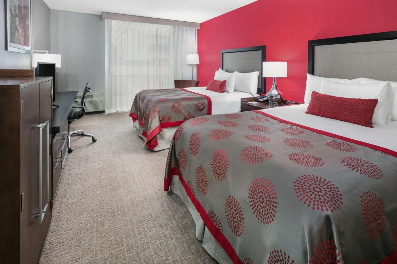 Ramada By Wyndham Texarkana Exterior photo